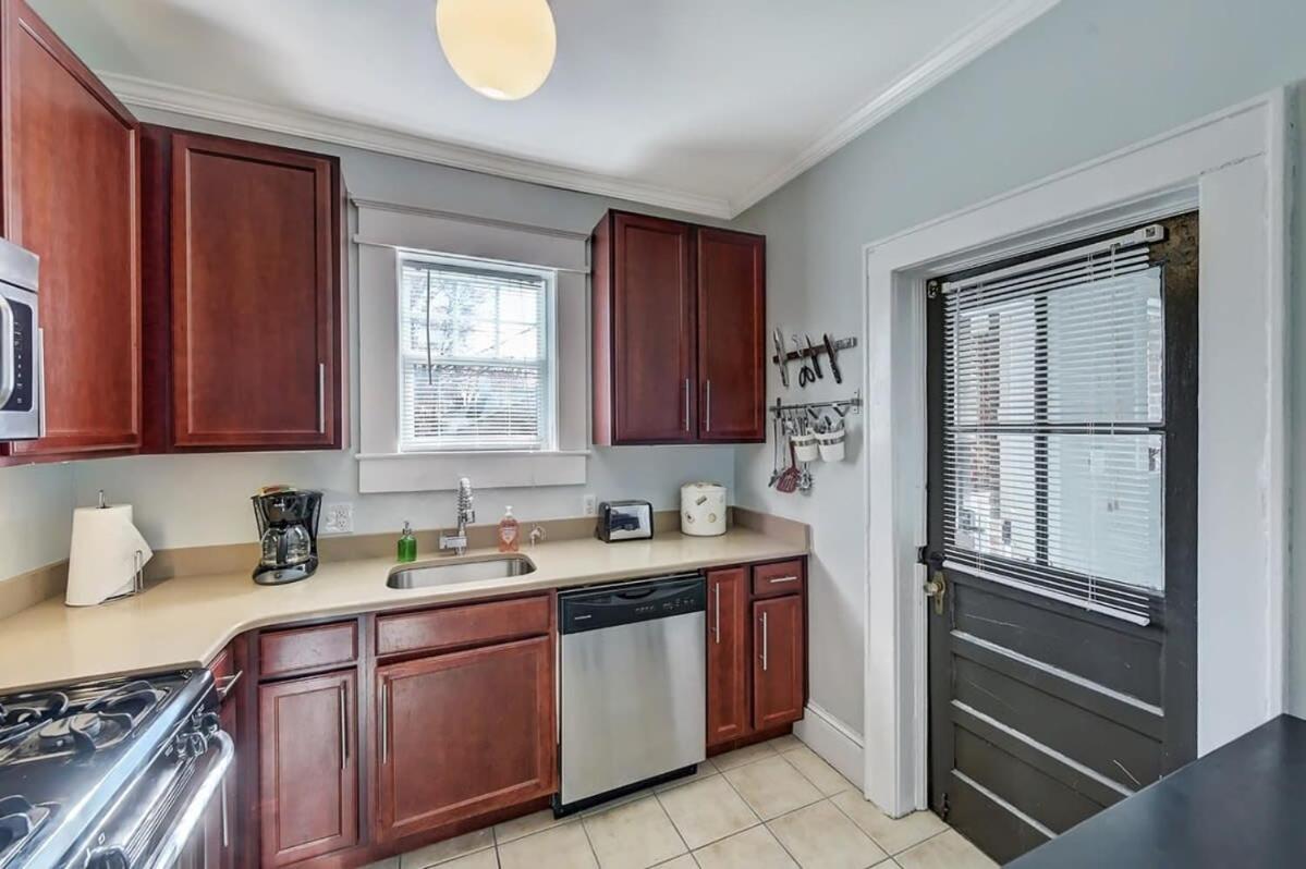 Bright And Restful 2br Near Uptown With Balcony * Charlotte