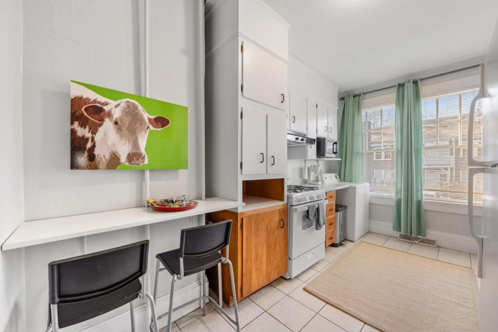 Retro 1br In Elizabeth With Porch & Eclectic Design * Charlotte