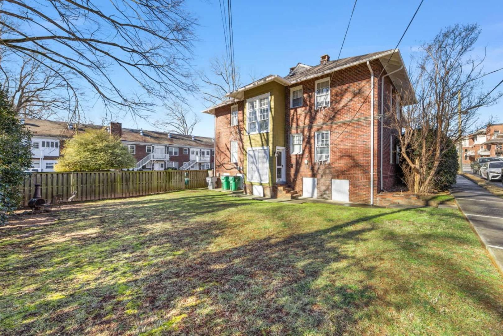 Retro 1br In Elizabeth With Porch & Eclectic Design * Charlotte