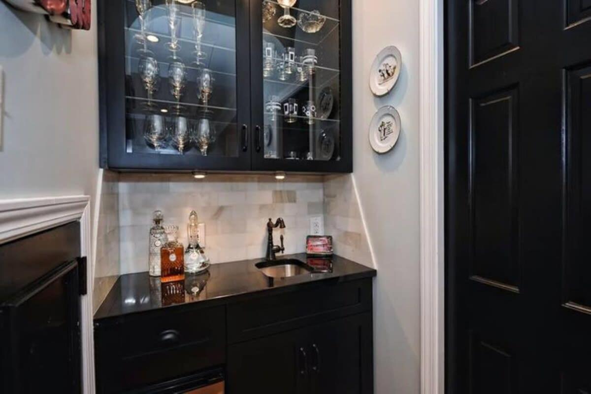 Relax Or Entertain In Luxurious 2br With Patio