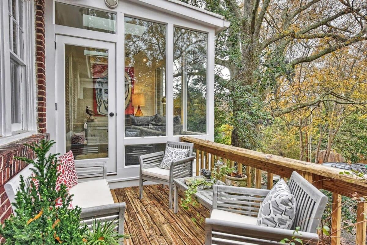 Holiday home Modern 2br With Sunroom Near Uptown *