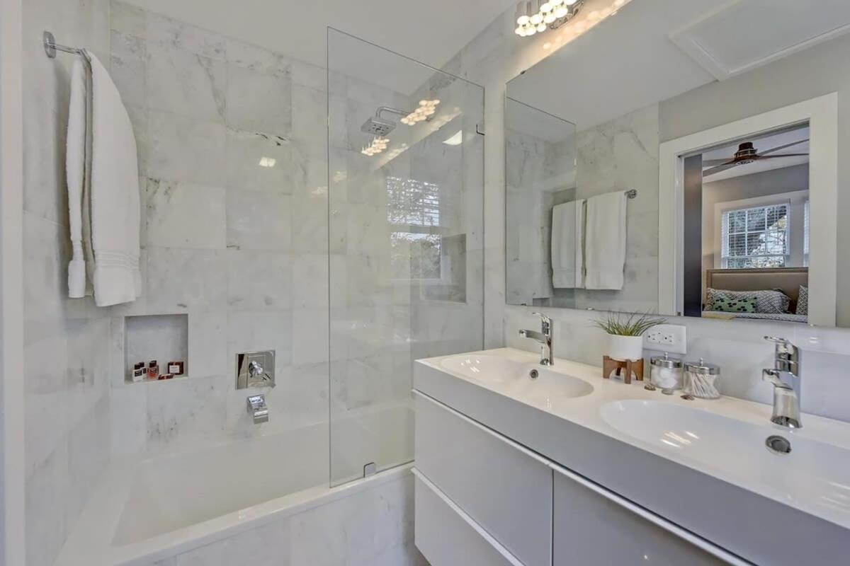 Modern 2br With Sunroom Near Uptown * Charlotte