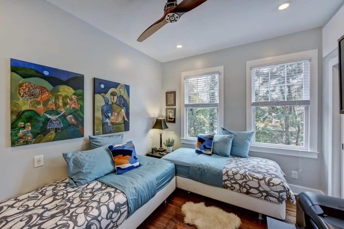 Modern 2br With Sunroom Near Uptown Holiday home