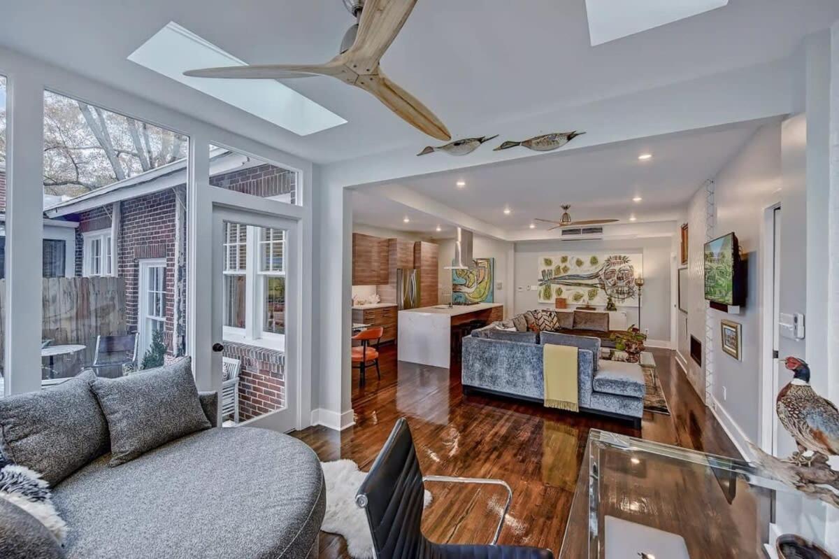 Modern 2br With Sunroom Near Uptown Charlotte