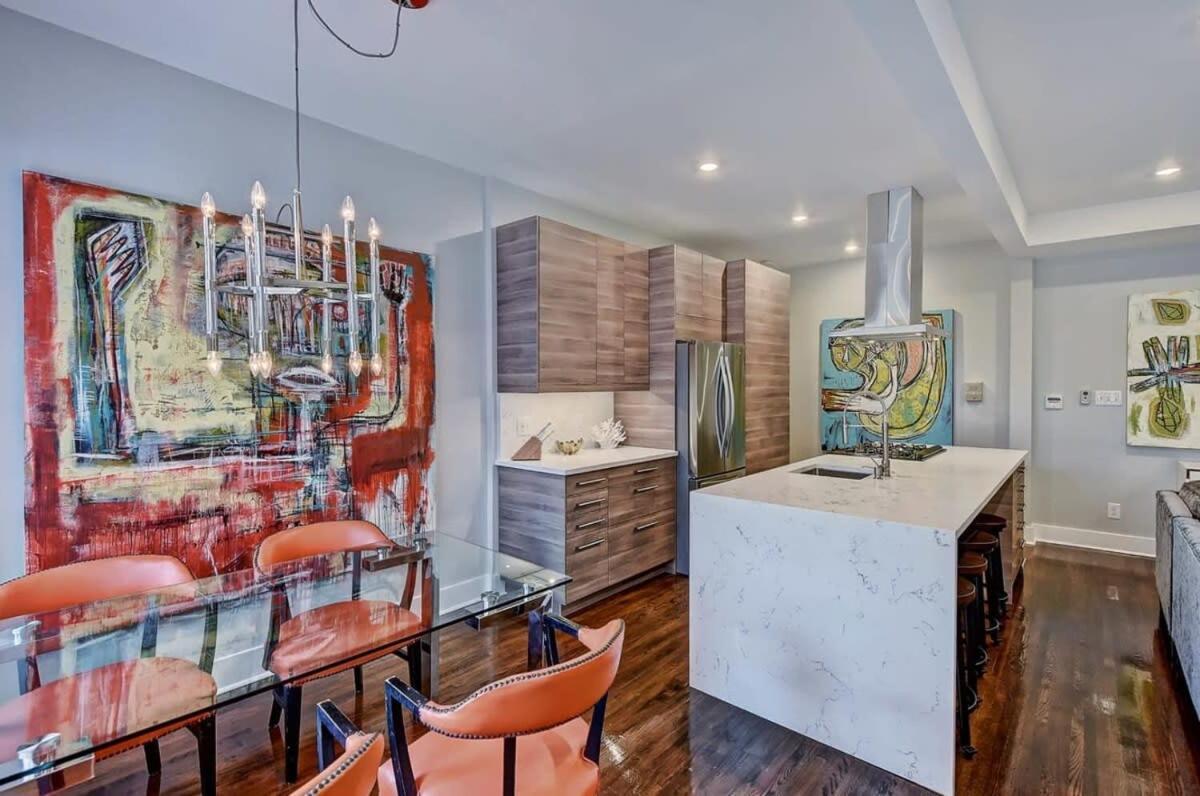 Modern 2br With Sunroom Near Uptown *