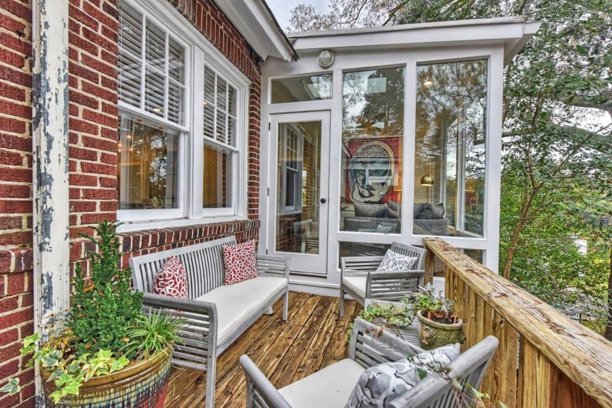 Modern 2br With Sunroom Near Uptown Holiday home
