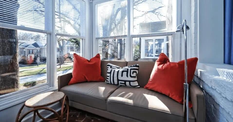 Light Filled 2 Bedroom In Myers Park With A Porch Holiday home