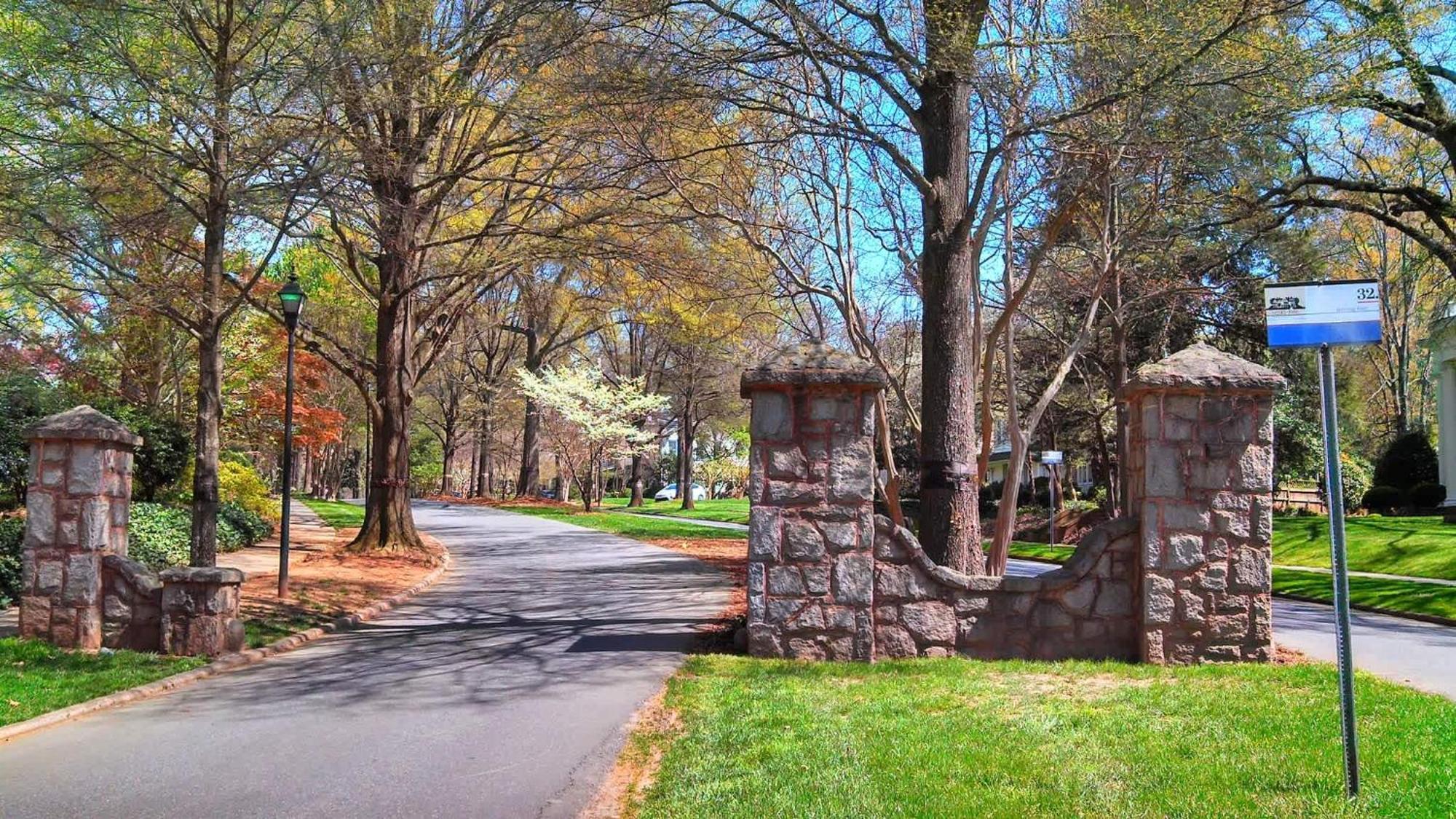 Light Filled 2 Bedroom In Myers Park With A Porch * Charlotte