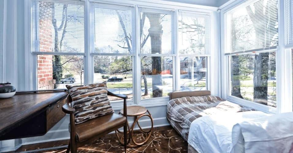 Light Filled 2 Bedroom In Myers Park With A Porch Holiday home *