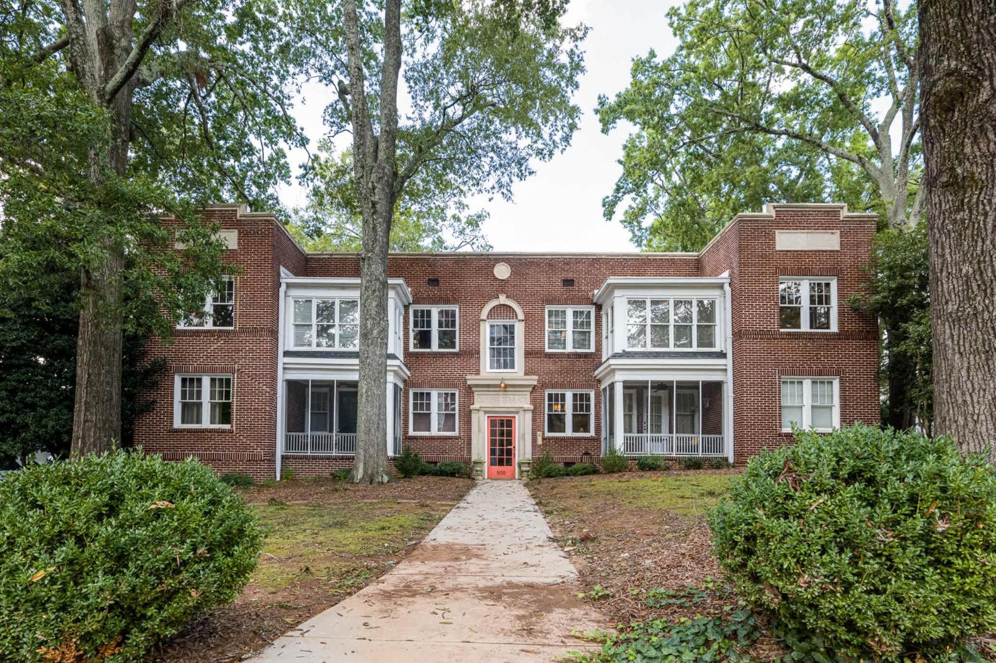 Light Filled 2 Bedroom In Myers Park With A Porch *