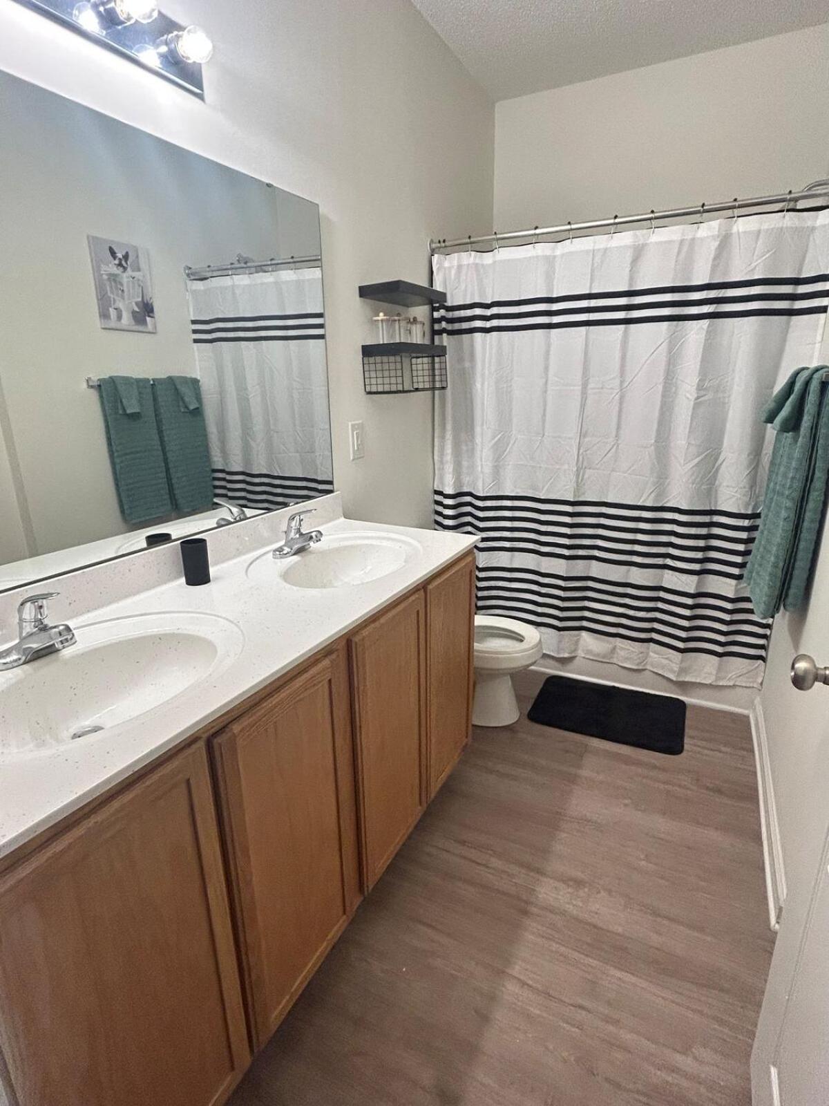 Apartment 5 Min Uncc, 15 Min Uptown, 20 Min Clt Airport