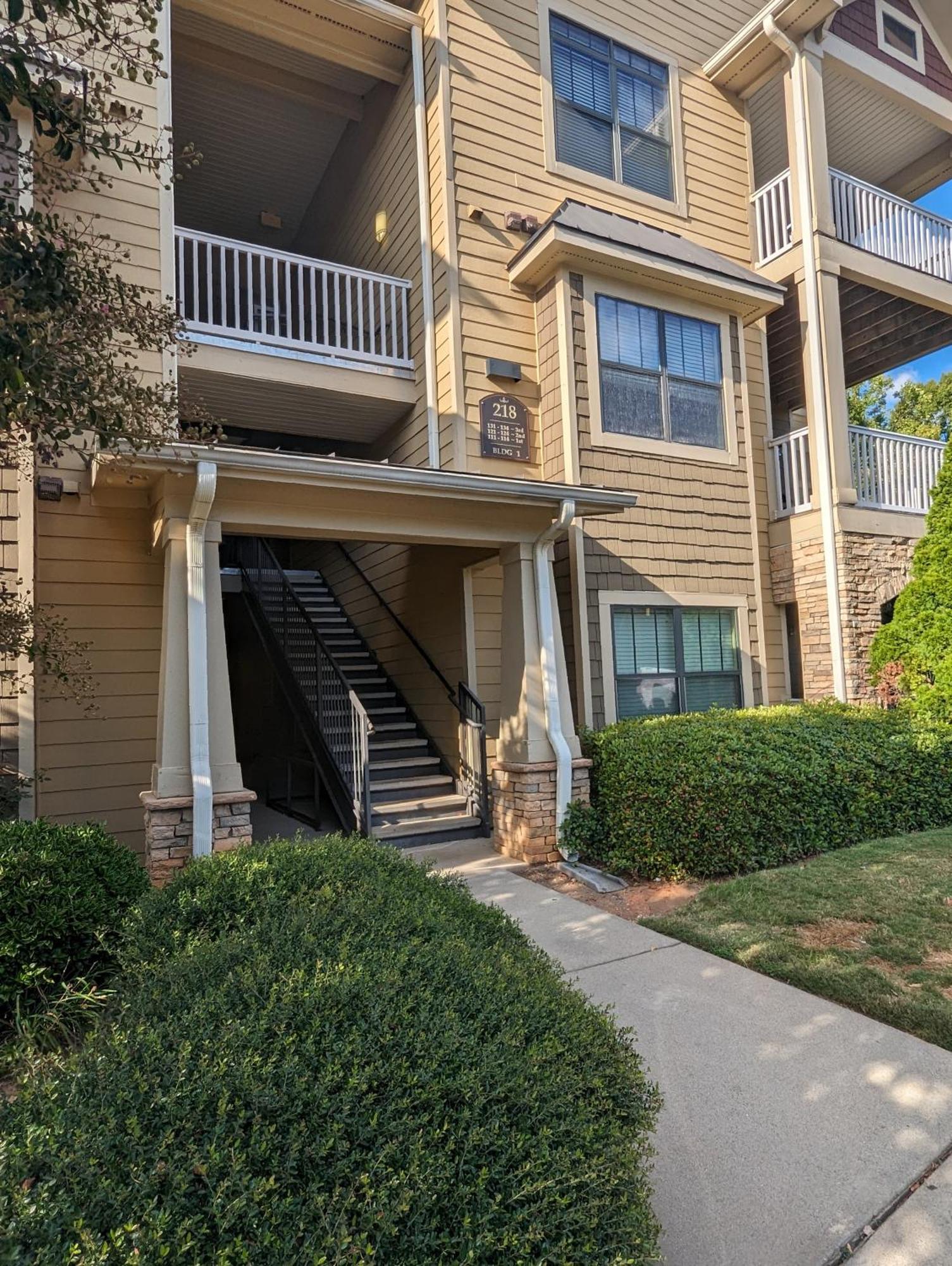 Two The Movies - Spacious - Sleeps 7 Instant Booking! Apartment Charlotte
