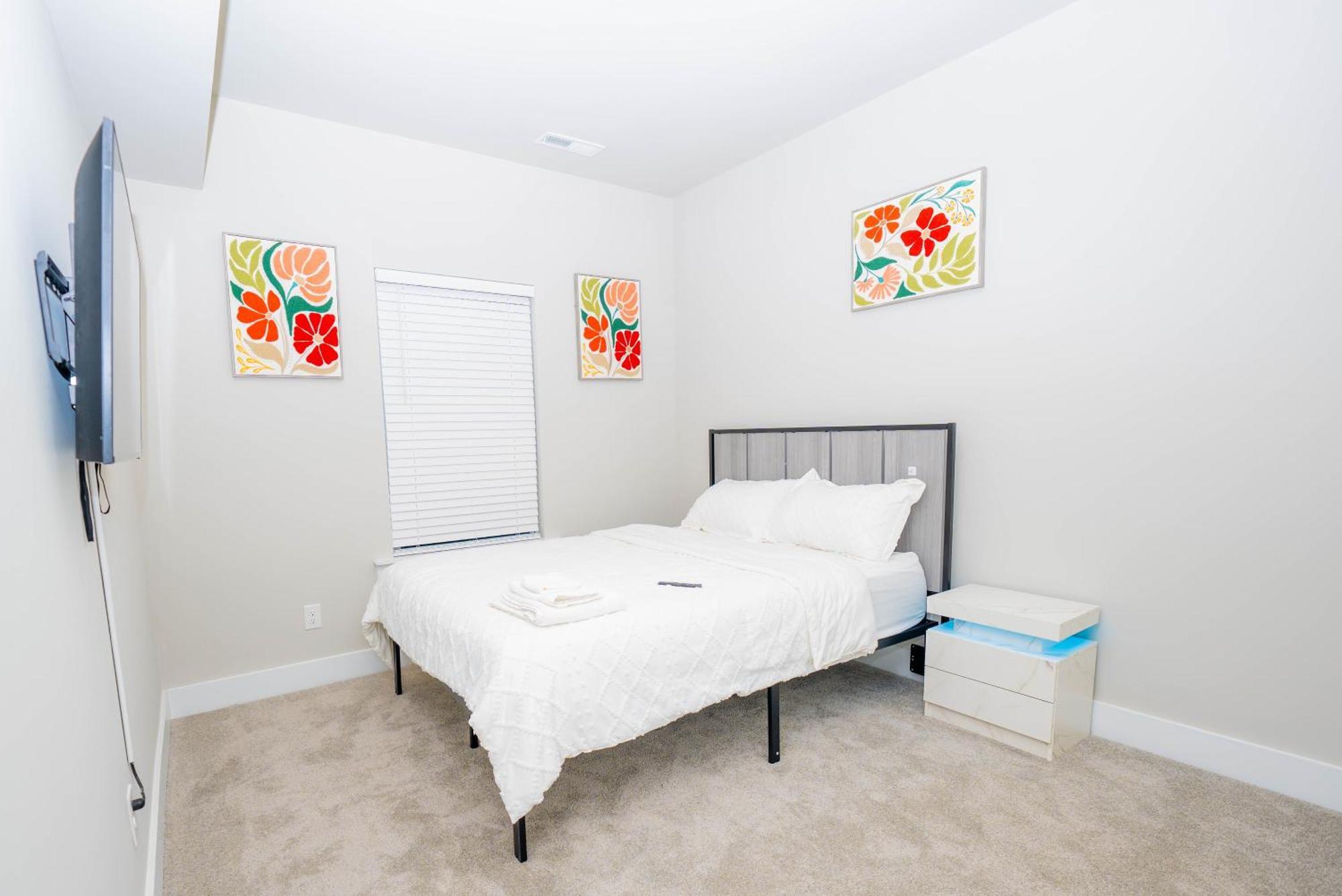 Holiday home Cozy Downtown Retreat, Sleeps 8, Qbeds, Near Bojangles Coliseum