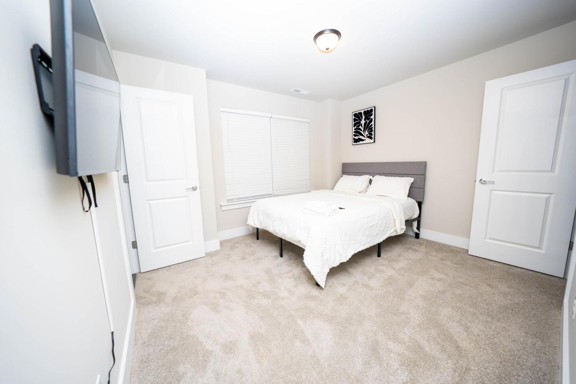 Holiday home Cozy Downtown Retreat, Sleeps 8, Qbeds, Near Bojangles Coliseum Charlotte