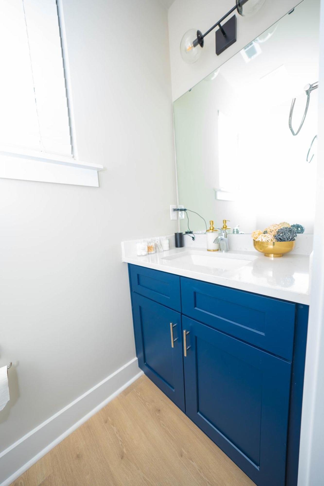 Holiday home Cozy Downtown Retreat, Sleeps 8, Qbeds, Near Bojangles Coliseum *
