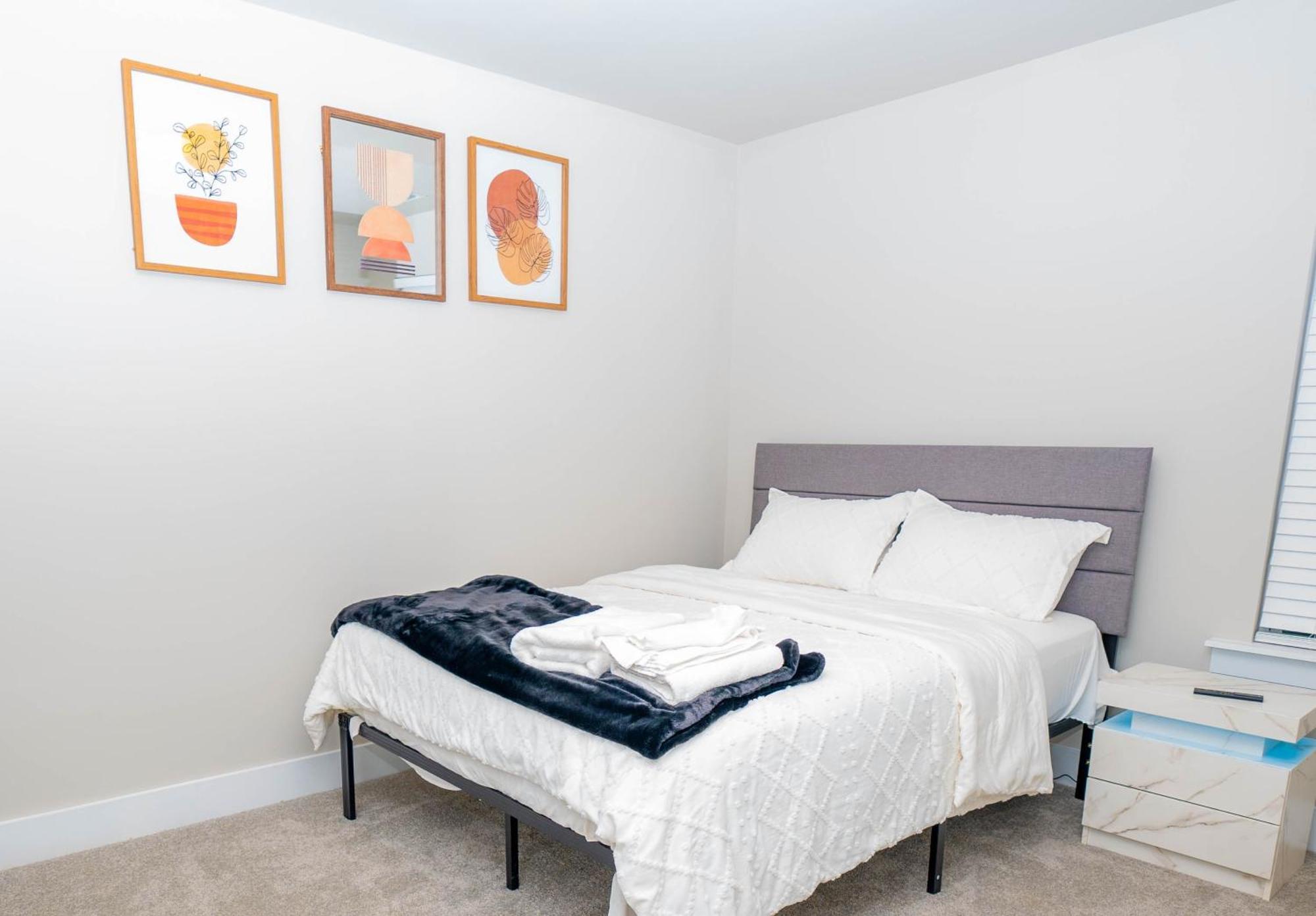 Cozy Downtown Retreat, Sleeps 8, Qbeds, Near Bojangles Coliseum