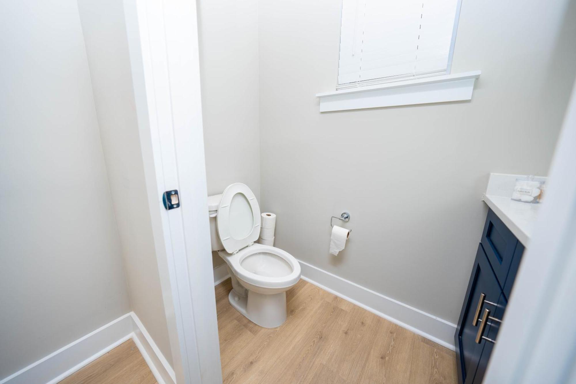 Holiday home Cozy Downtown Retreat, Sleeps 8, Qbeds, Near Bojangles Coliseum