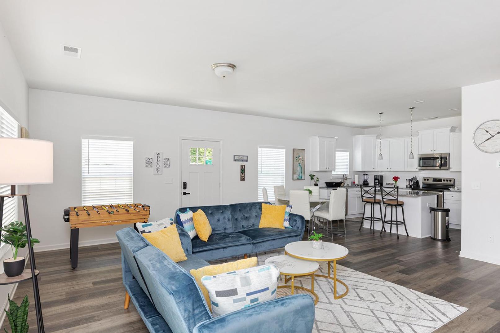 Holiday home Fresh & Comfy Near Uptown With Hottub & Private Yard