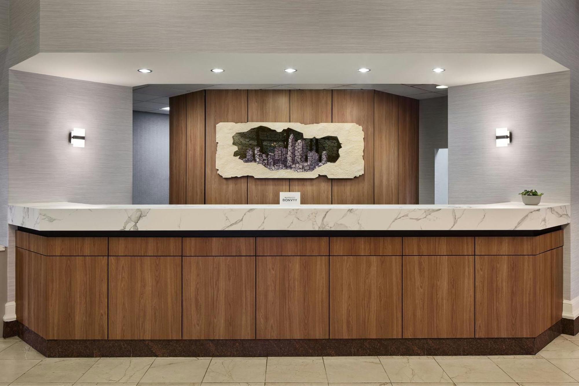 Uptown Hotel 3*