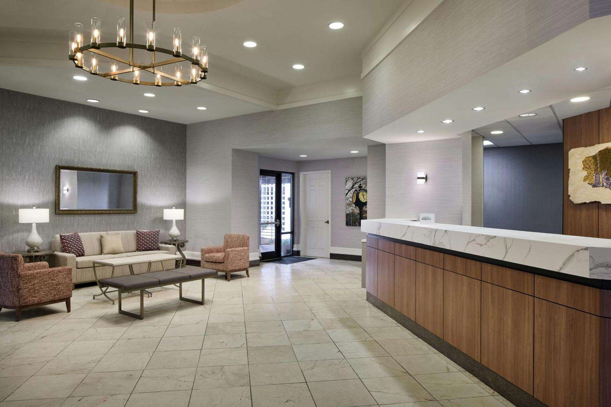 Uptown Hotel 3*