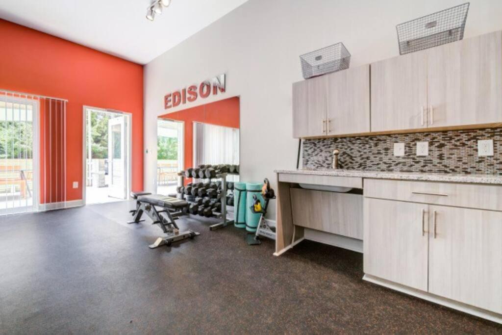 Apartment Convenient - King Bed - Heart Of Plaza Charlotte