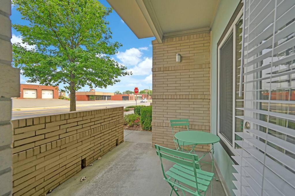 Apartment Convenient - King Bed - Heart Of Plaza *
