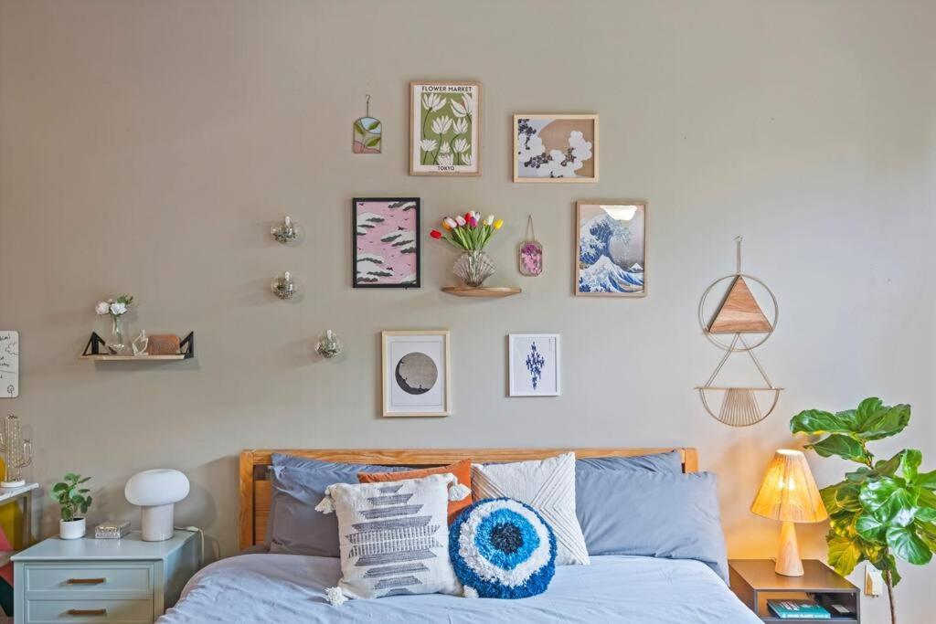 Apartment Fun & Eccentric + Uptown + Getaway + King