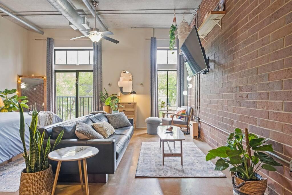 Fun & Eccentric + Uptown + Getaway + King Charlotte