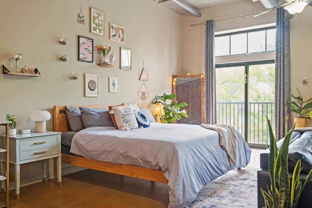 Fun & Eccentric + Uptown + Getaway + King * Charlotte
