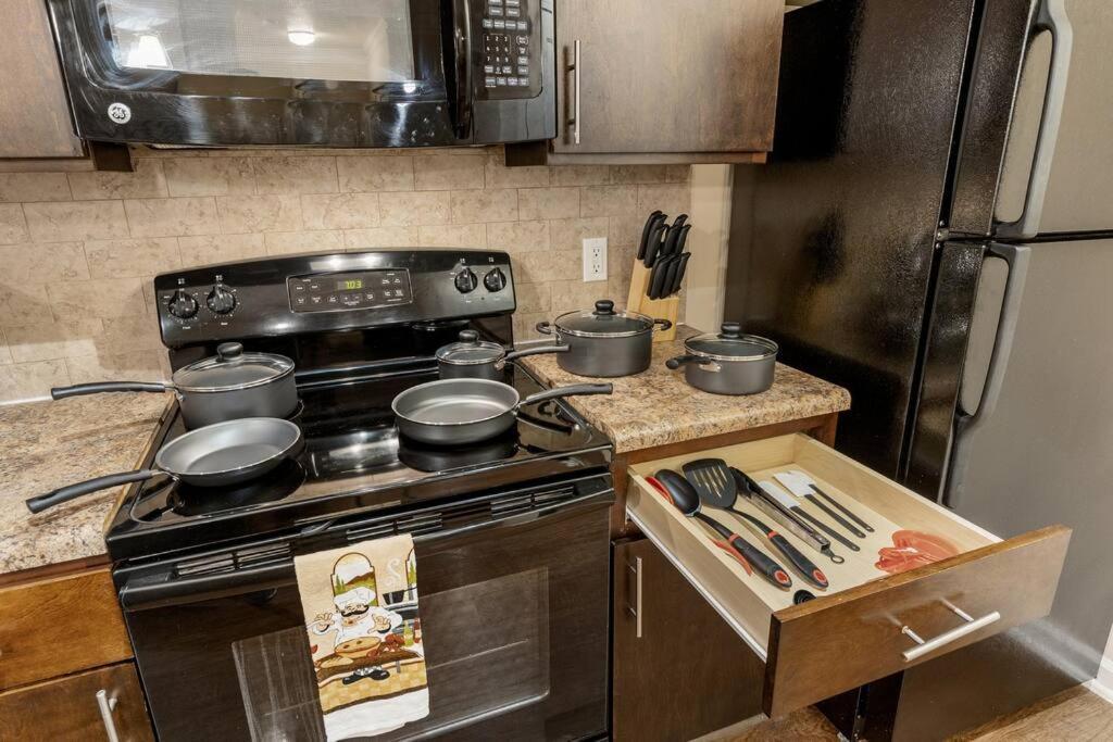 Lovely 1-bedroom W/ Pool + Wi-fi Apartment