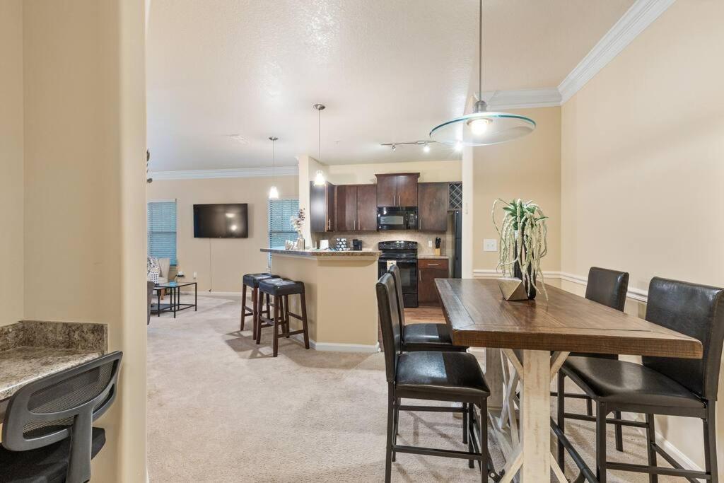 Lovely 1-bedroom W/ Pool + Wi-fi *
