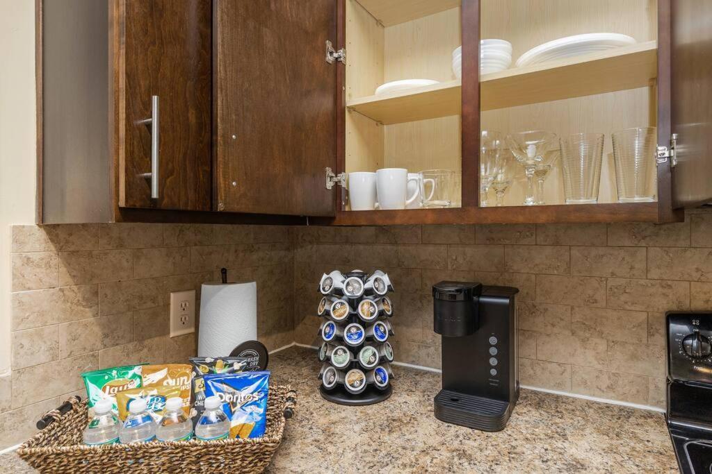 Lovely 1-bedroom W/ Pool + Wi-fi Apartment