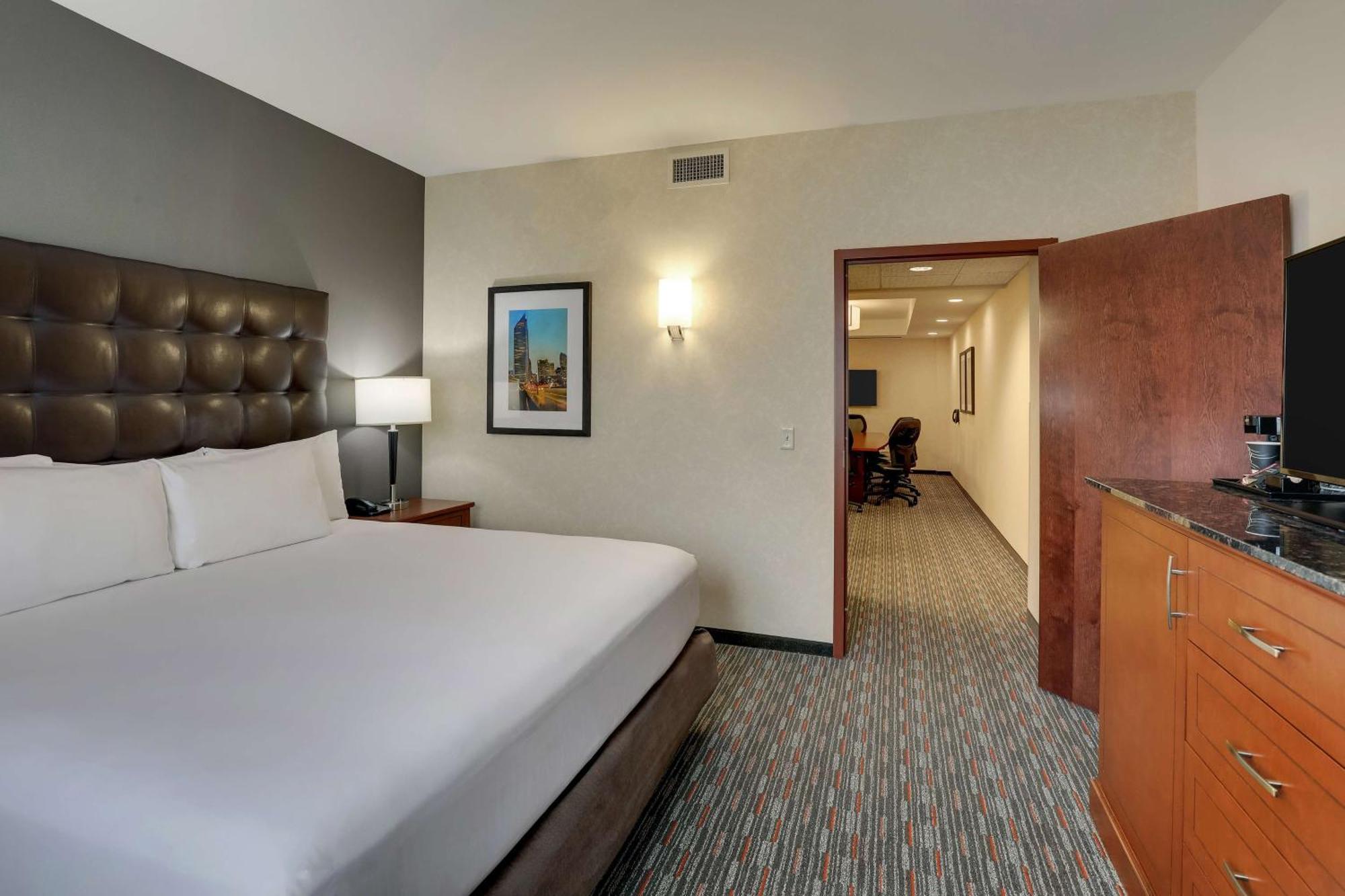 Drury & Arrowood Hotel 3*