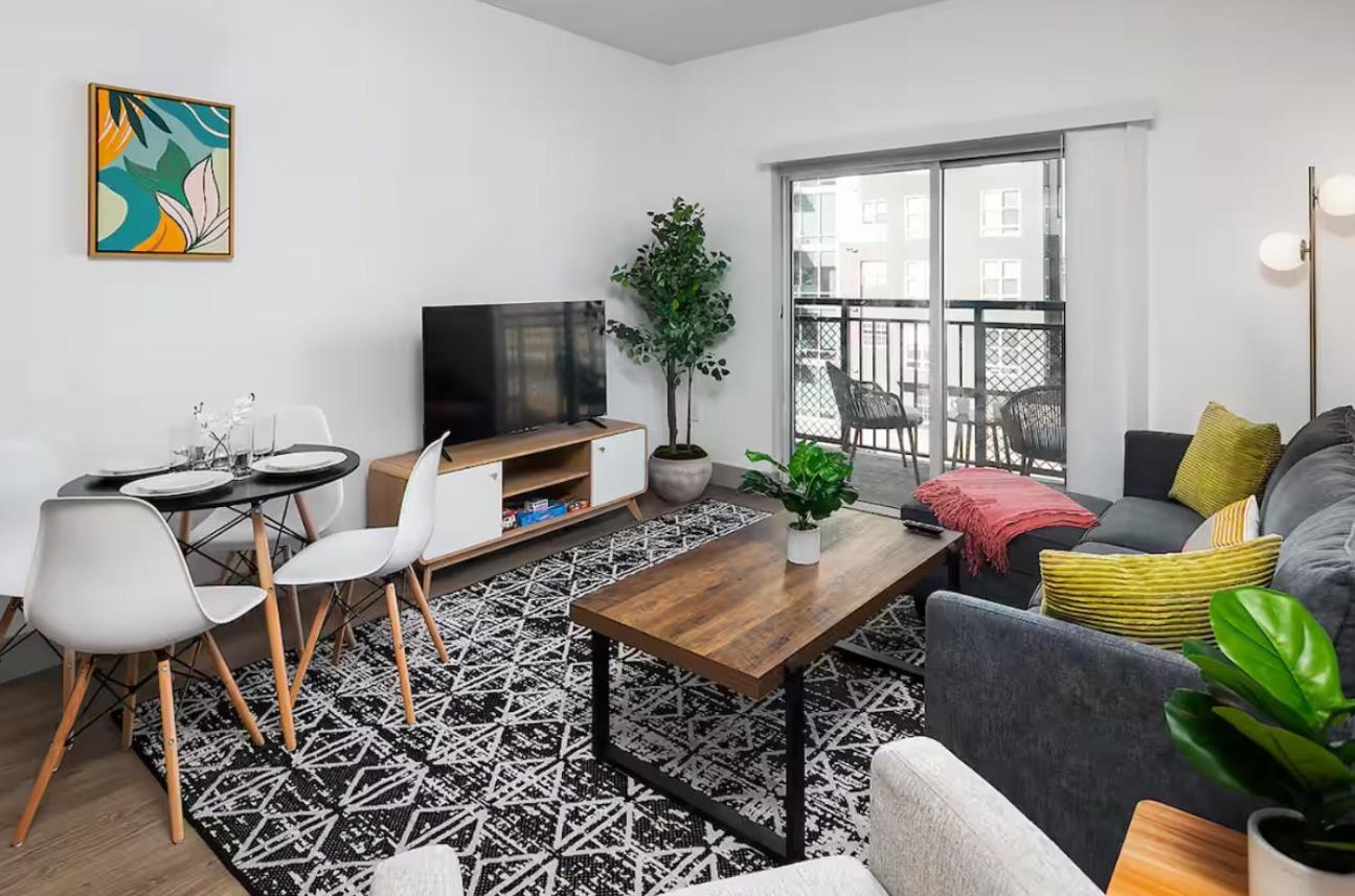 Apartment Urban Retreat - Free Parking, Wifi, Walk To Stadium