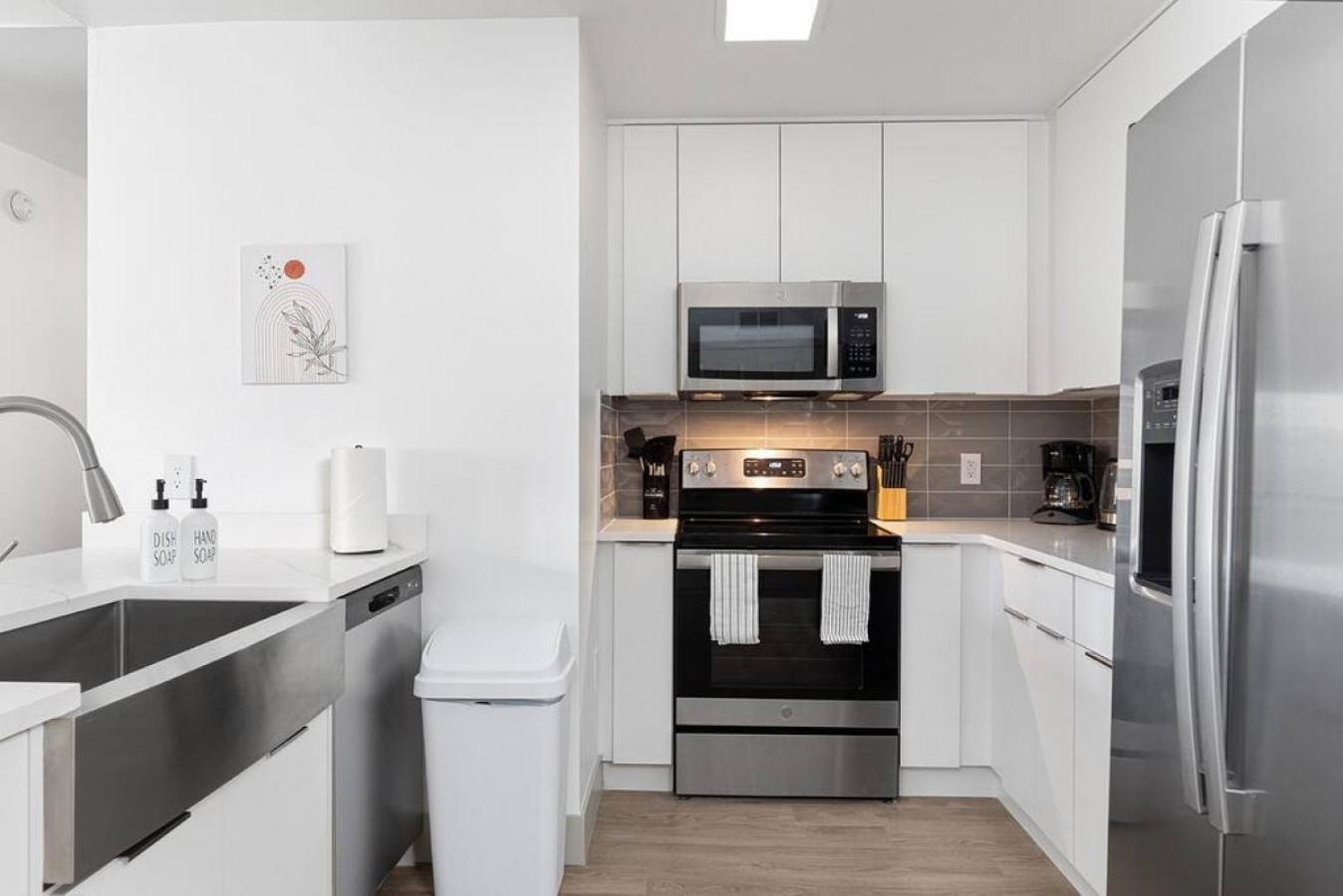 Apartment The Tar Heel - Stylish 4br With Views - Free Parking - Gym *