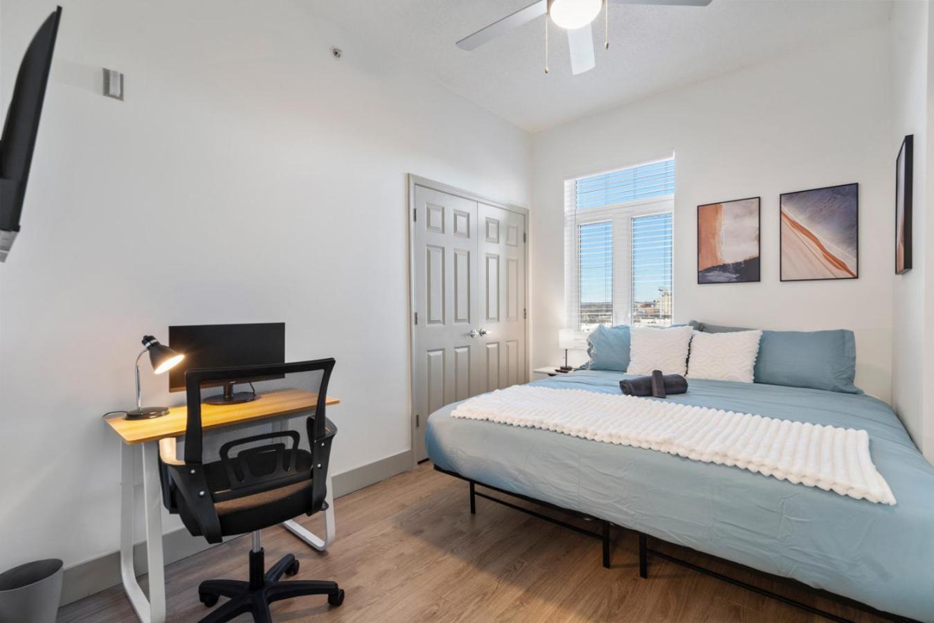 Apartment Cozy Charm - Spacious, Parking, Balcony, Gym *