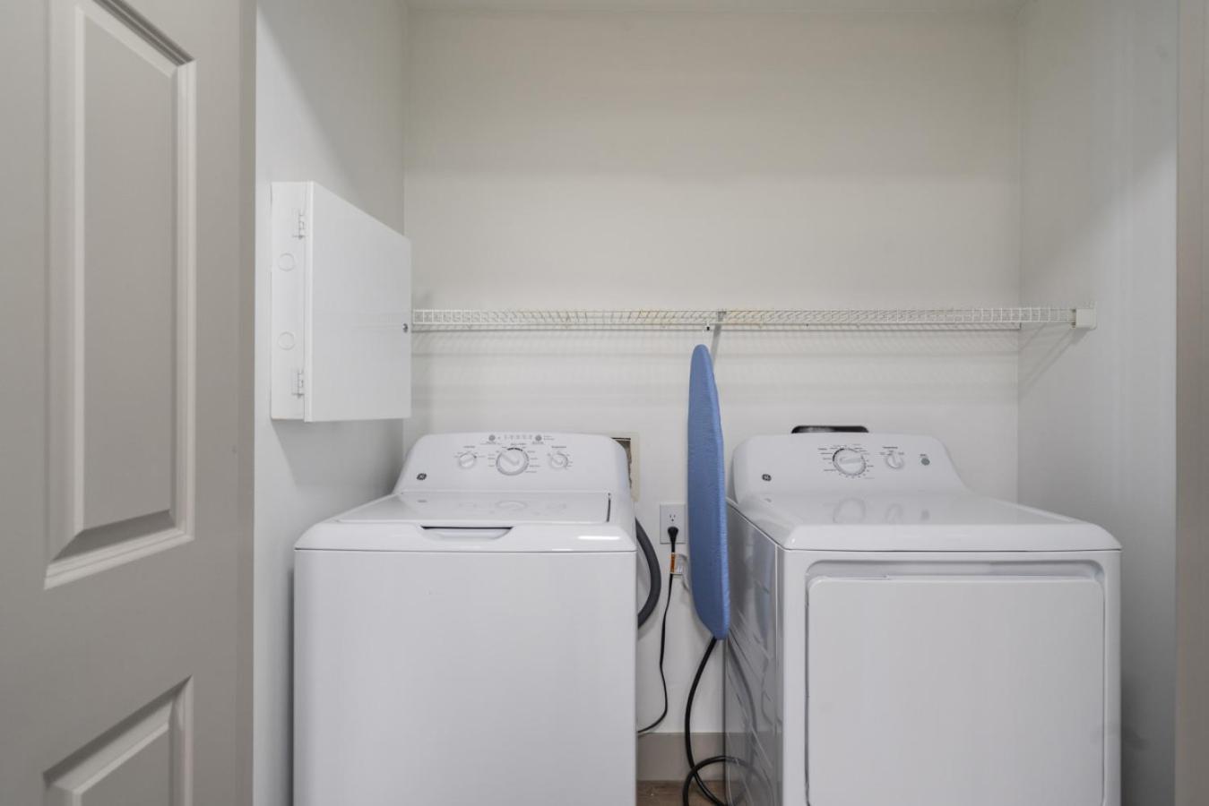 Apartment Bright Uptown Bliss - Free Parking, Walkable, Views Charlotte