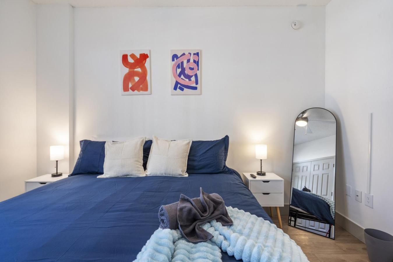 Bright Uptown Bliss - Free Parking, Walkable, Views * Charlotte