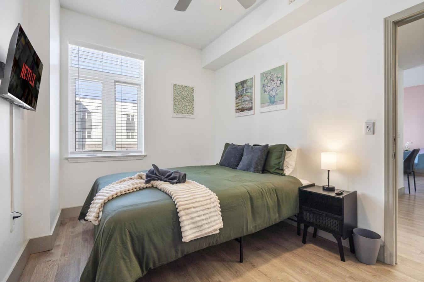Bright Uptown Bliss - Free Parking, Walkable, Views Apartment Charlotte