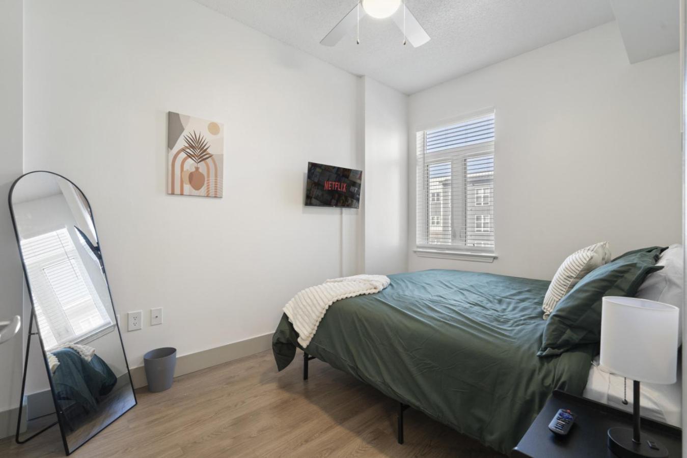 Urban Oasis - Balcony, Free Parking, Views, Gym Apartment