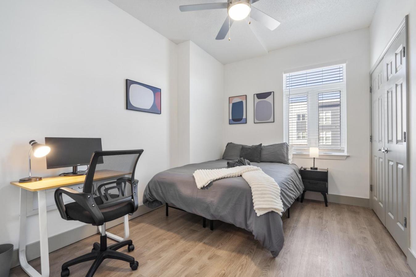Bright Uptown Bliss - Free Parking, Walkable, Views Charlotte
