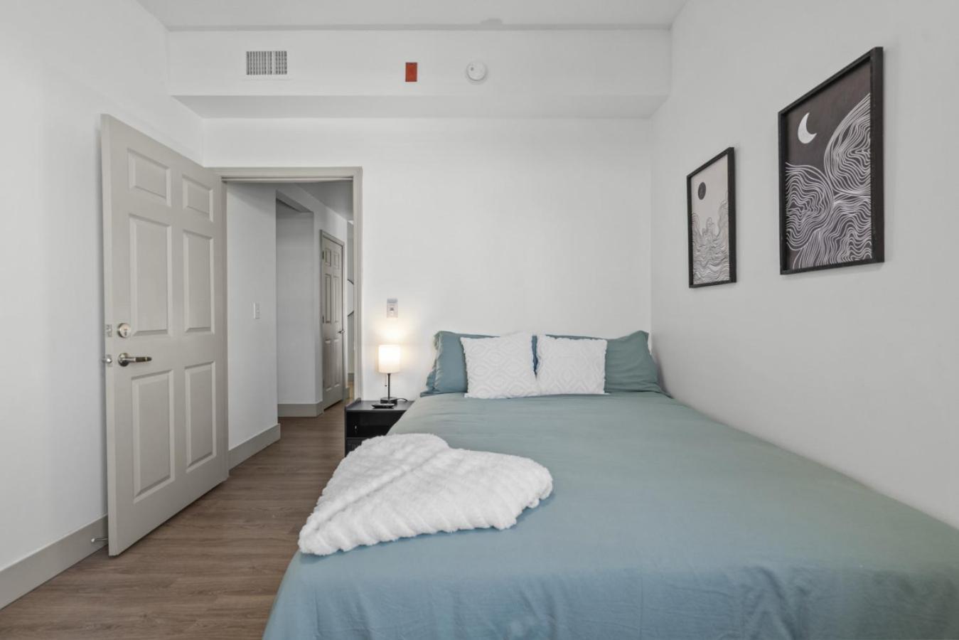 Urban Oasis - Balcony, Free Parking, Views, Gym * Charlotte