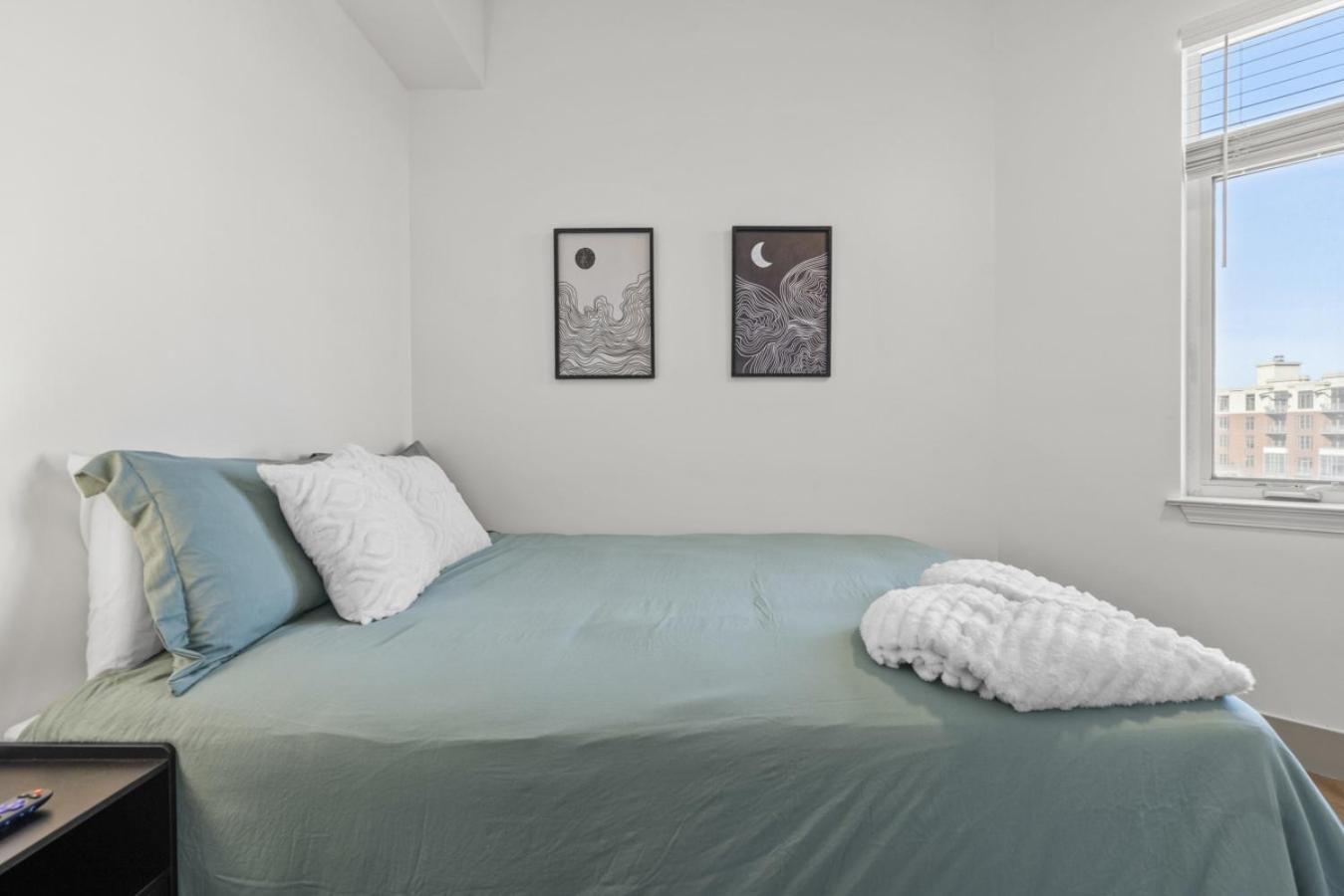 Urban Oasis - Balcony, Free Parking, Views, Gym Charlotte