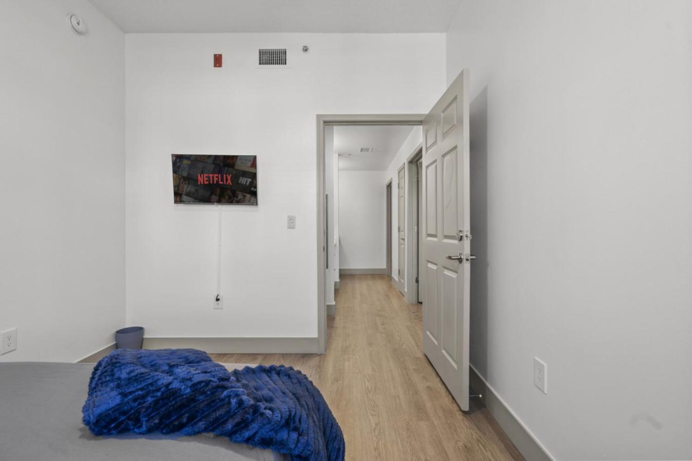 Urban Oasis - Balcony, Free Parking, Views, Gym Charlotte