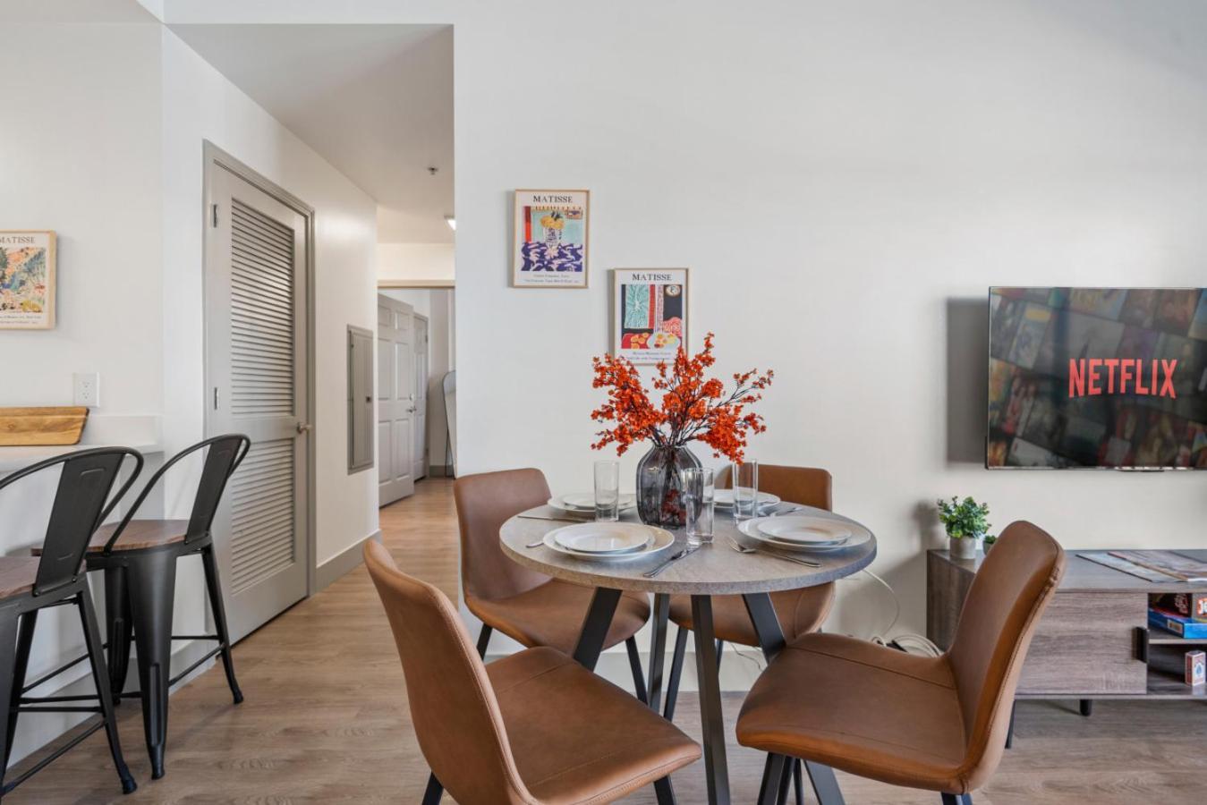 Urban Oasis - Balcony, Free Parking, Views, Gym * Charlotte