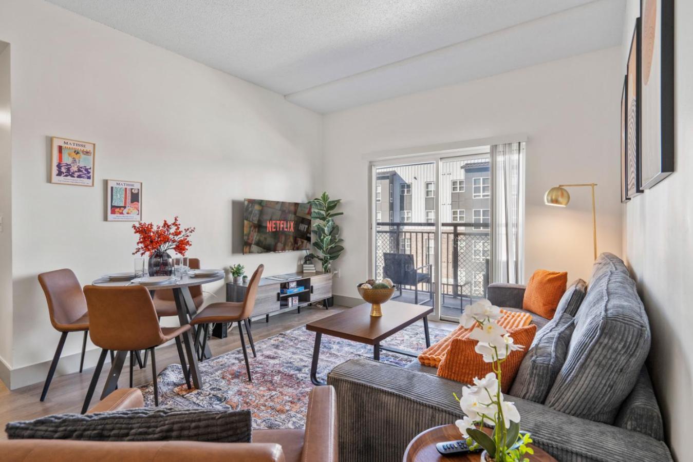 Urban Oasis - Balcony, Free Parking, Views, Gym Apartment Charlotte