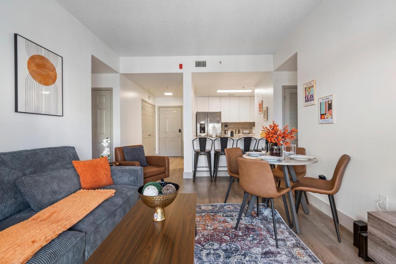 Urban Oasis - Balcony, Free Parking, Views, Gym *