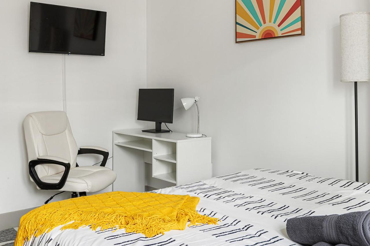 Urban Retreat - Free Parking, Wifi, Walk To Stadium Charlotte