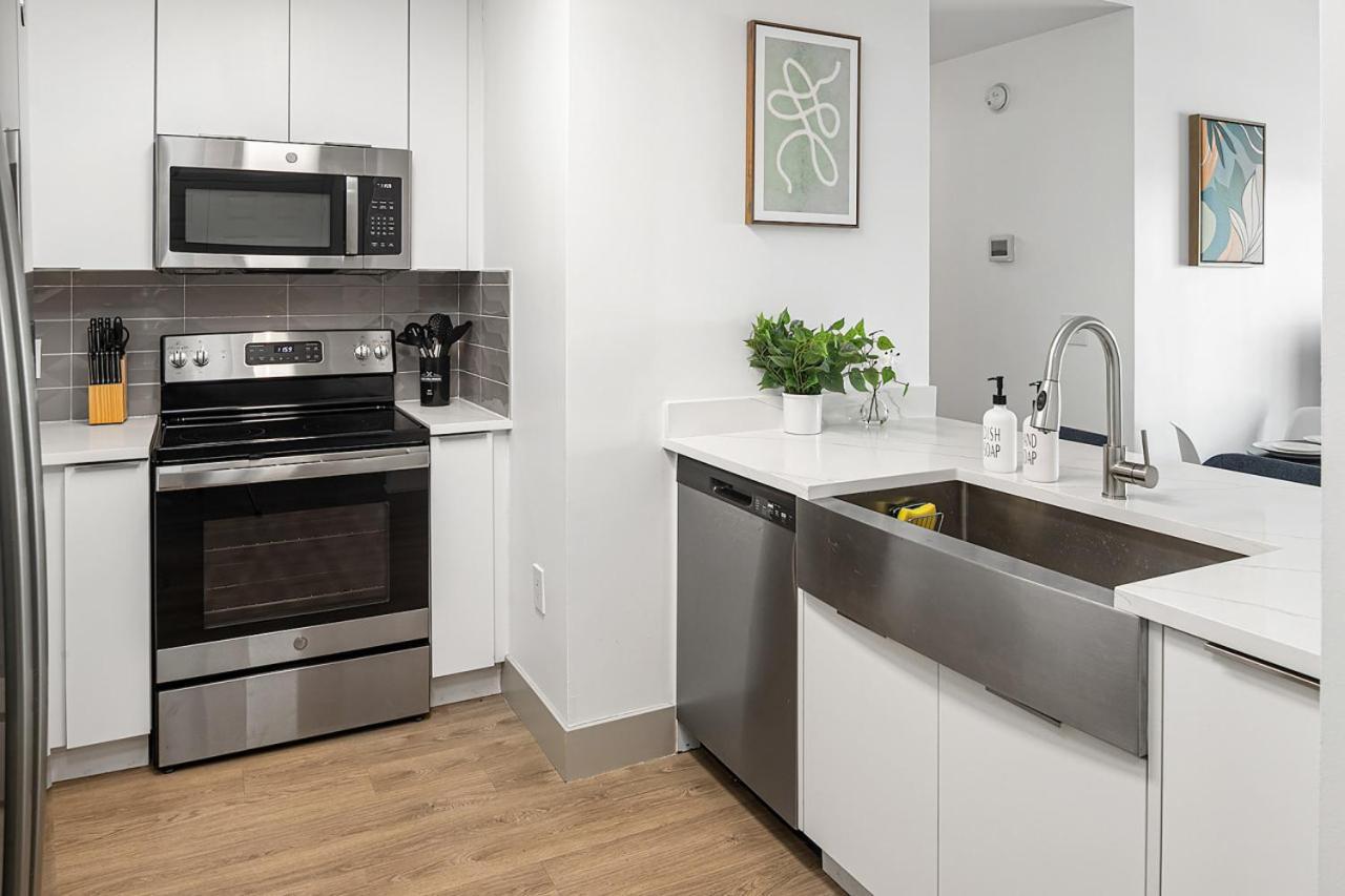 Urban Retreat - Free Parking, Wifi, Walk To Stadium Apartment Charlotte