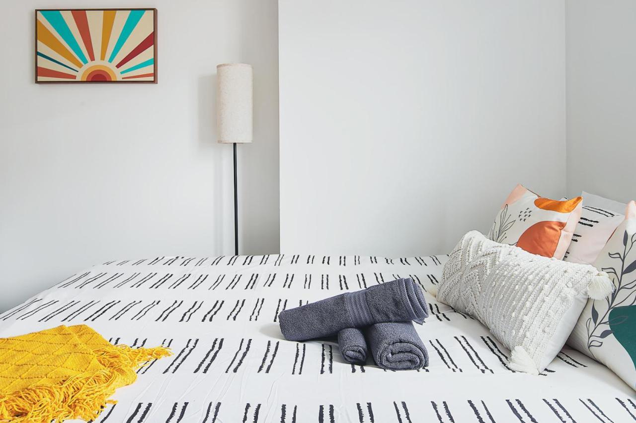 Apartment Urban Retreat - Free Parking, Wifi, Walk To Stadium